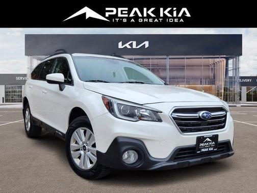 Crystal White Pearl 2019 Subaru Outback 2.5i Premium