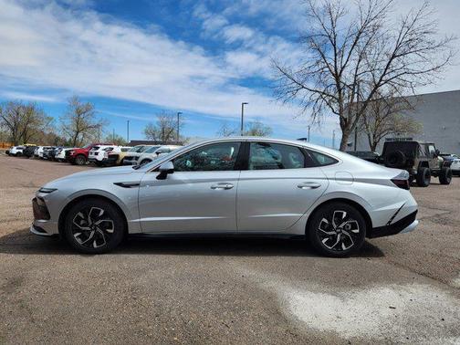 Aero Silver 2025 Hyundai SONATA SEL