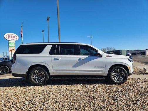 2025 Chevrolet Suburban 4WD Z71