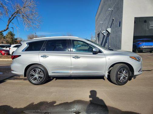 2017 INFINITI QX60 Base