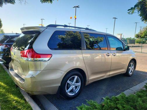 2011 Toyota Sienna XLE