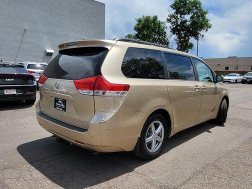 2011 Toyota Sienna XLE