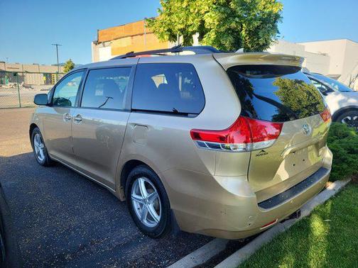 2011 Toyota Sienna XLE