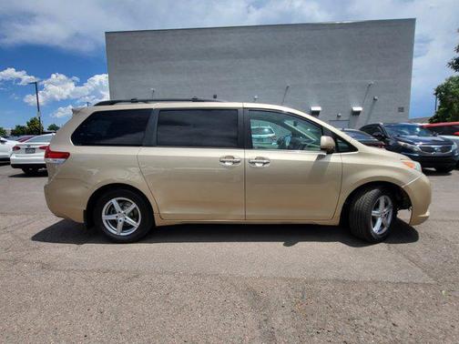 2011 Toyota Sienna XLE