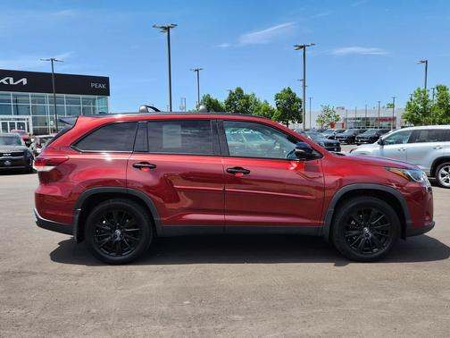 Salsa Red Pearl 2019 Toyota Highlander SE