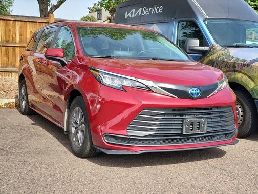 Ruby Flare Pearl 2023 Toyota Sienna LE