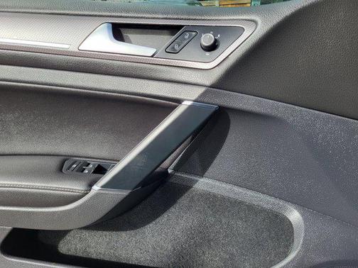 2018 Volkswagen Golf Alltrack TSI S