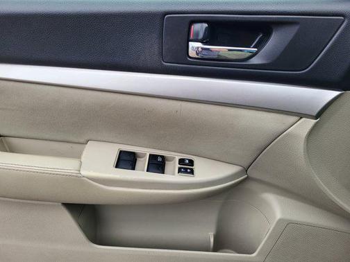 2012 Subaru Outback 2.5i Premium