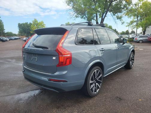 2023 Volvo XC90 Recharge Plug-In Hybrid T8 Plus Dark Theme 7-Seater