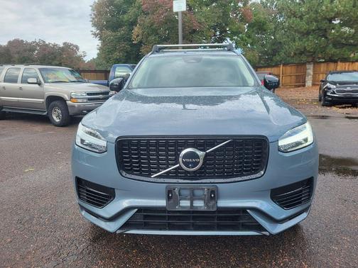 2023 Volvo XC90 Recharge Plug-In Hybrid T8 Plus Dark Theme 7-Seater