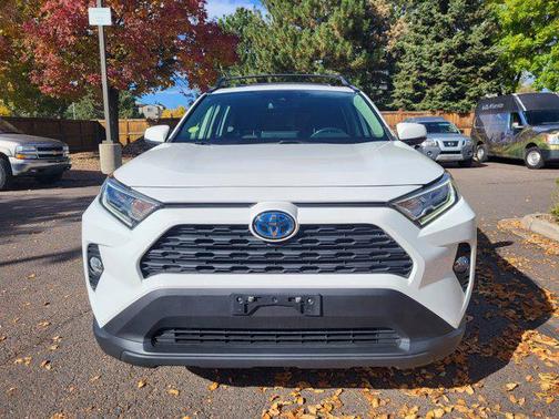 2020 Toyota RAV4 Hybrid XLE