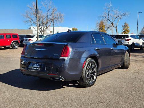 2018 Chrysler 300 S