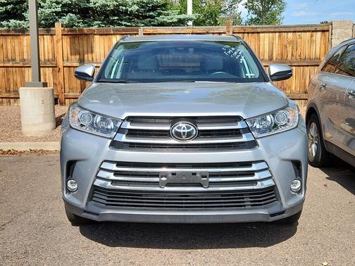 Celestial Silver Metallic 2019 Toyota Highlander Limited