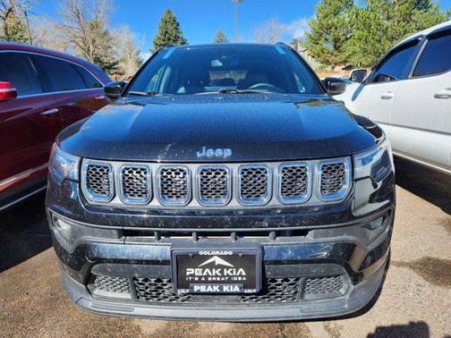 Diamond Black Crystal Pearlcoat 2024 Jeep Compass Latitude
