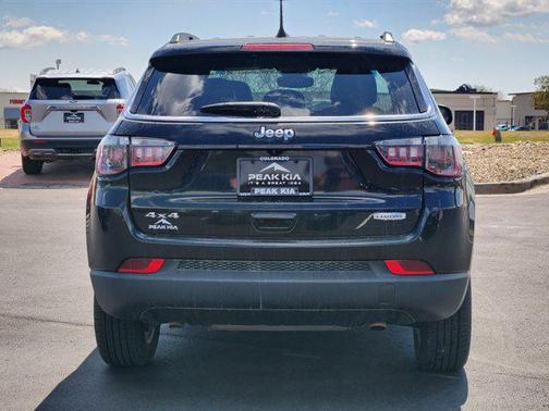 Diamond Black Crystal Pearlcoat 2024 Jeep Compass Latitude