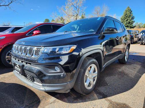 Diamond Black Crystal Pearlcoat 2024 Jeep Compass Latitude