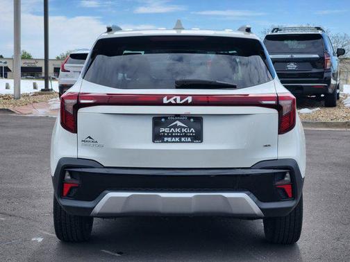 Snow White Pearl 2024 Kia Seltos SX Turbo