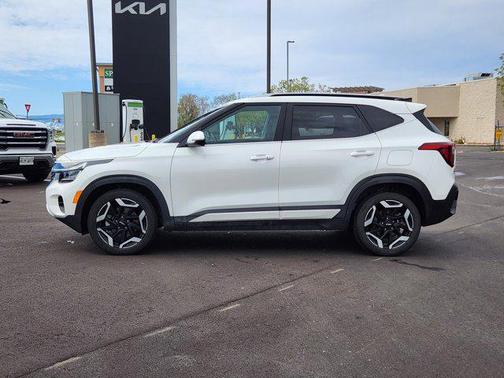 Snow White Pearl 2024 Kia Seltos SX Turbo
