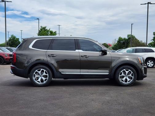 Dark Moss 2022 Kia Telluride EX
