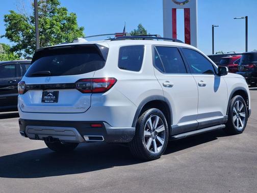 Platinum White Pearl 2023 Honda Pilot AWD Elite