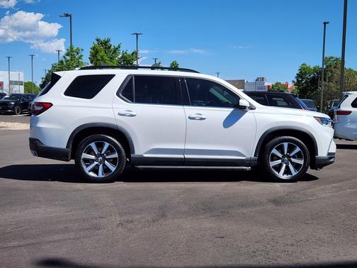 Platinum White Pearl 2023 Honda Pilot AWD Elite