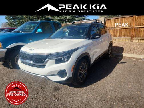 Clear White/Black Roof 2022 Kia Seltos S