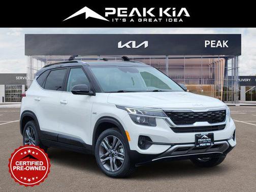 Clear White/Black Roof 2022 Kia Seltos S