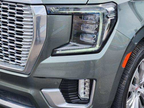Frosted Pine Metallic 2023 GMC Yukon XL Denali