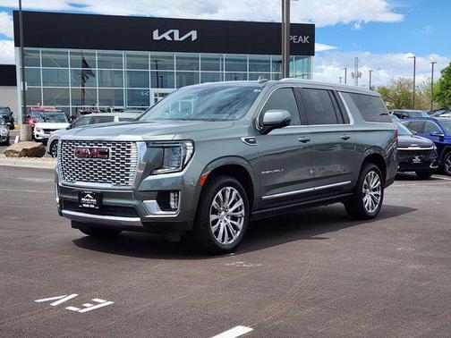 Frosted Pine Metallic 2023 GMC Yukon XL Denali