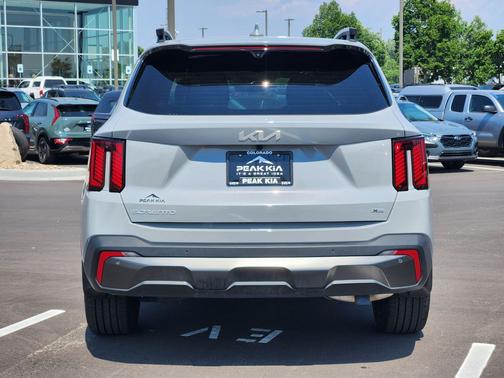 Wolf Gray 2024 Kia Sorento SX