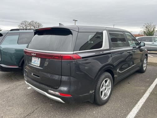 2022 Kia Carnival LXS
