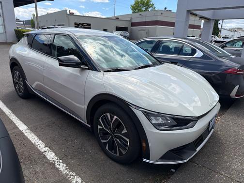 Glacier 2024 Kia EV6 Light