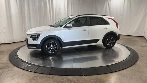 2025 Kia Niro EX