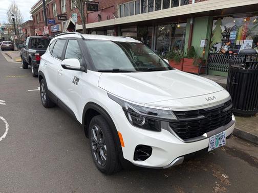 2024 Kia Seltos S