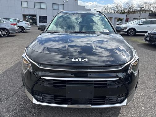 2024 Kia Niro SX