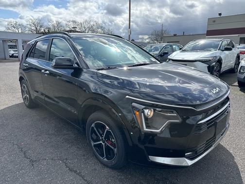 2024 Kia Niro SX