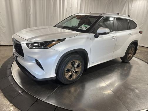 2023 Toyota Highlander Hybrid Bronze Edition