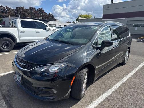 2021 Chrysler Voyager LXI