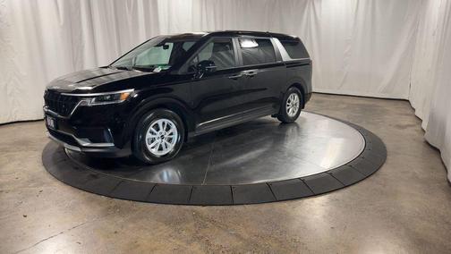 2024 Kia Carnival LX Seat Package