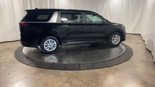 2024 Kia Carnival LX Seat Package