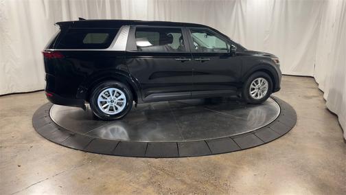 2024 Kia Carnival LX Seat Package
