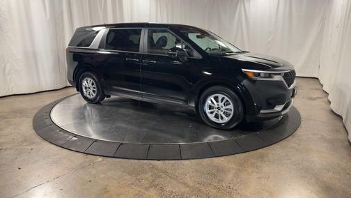 2024 Kia Carnival LX Seat Package
