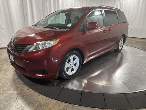 2012 Toyota Sienna LE