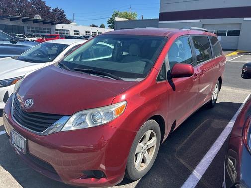 2012 Toyota Sienna LE