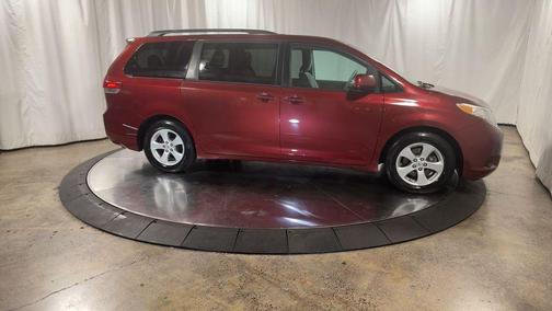 2012 Toyota Sienna LE