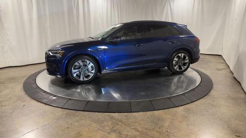 2022 Audi e-tron Premium
