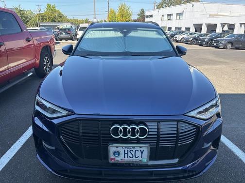 2022 Audi e-tron Premium