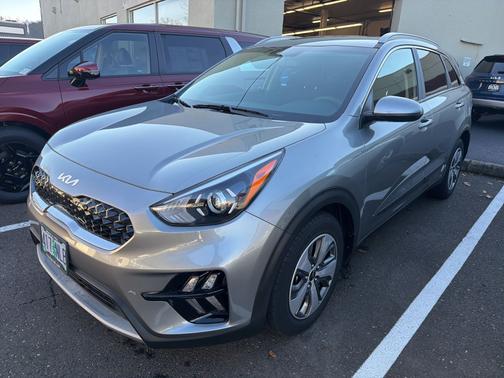 2022 Kia Niro LX