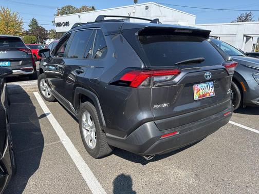 2019 Toyota RAV4 Hybrid XLE