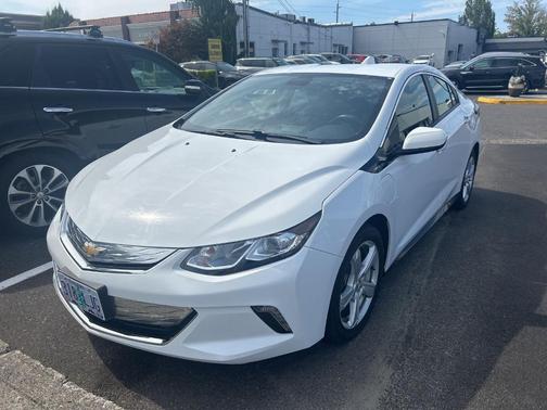 2018 Chevrolet Volt LT